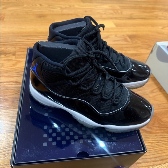 Jordan 11 Space Jam 2016